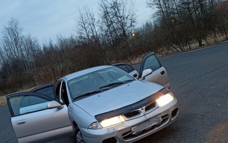 Mitsubishi Carisma I, 1995 год, 135 000 рублей, 5 фотография