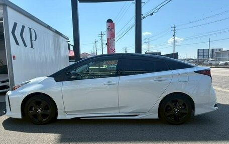 Toyota Prius IV XW50, 2021 год, 1 560 002 рублей, 12 фотография