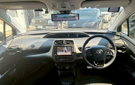 Toyota Prius IV XW50, 2021 год, 1 560 002 рублей, 13 фотография