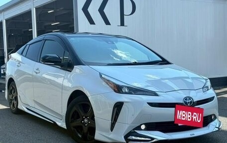 Toyota Prius IV XW50, 2021 год, 1 560 002 рублей, 3 фотография