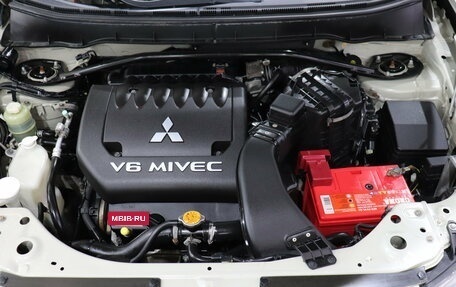 Mitsubishi Outlander III рестайлинг 3, 2007 год, 1 115 000 рублей, 9 фотография