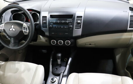 Mitsubishi Outlander III рестайлинг 3, 2007 год, 1 115 000 рублей, 14 фотография