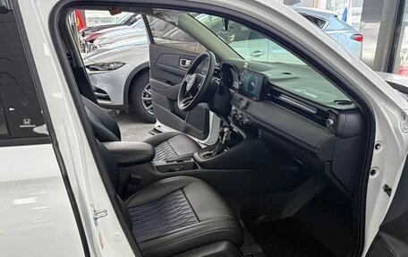 Honda Vezel, 2022 год, 1 850 000 рублей, 13 фотография