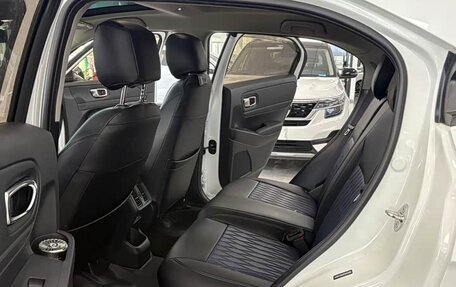 Honda Vezel, 2022 год, 1 850 000 рублей, 14 фотография