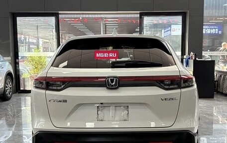 Honda Vezel, 2022 год, 1 850 000 рублей, 6 фотография