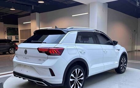 Volkswagen T-Roc I, 2022 год, 1 756 000 рублей, 6 фотография