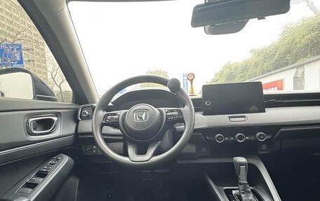 Honda Vezel, 2023 год, 1 800 000 рублей, 10 фотография