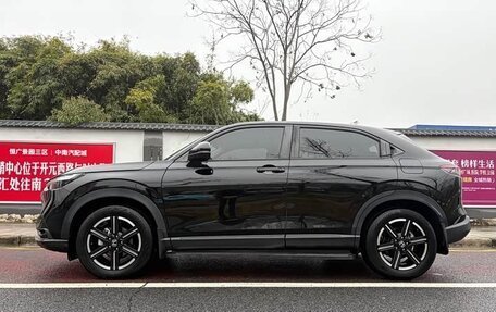 Honda Vezel, 2023 год, 1 800 000 рублей, 5 фотография