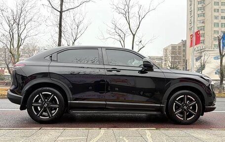 Honda Vezel, 2023 год, 1 800 000 рублей, 4 фотография
