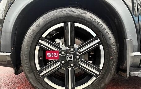 Honda Vezel, 2023 год, 1 800 000 рублей, 15 фотография