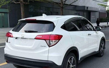 Honda Vezel, 2022 год, 1 500 000 рублей, 5 фотография