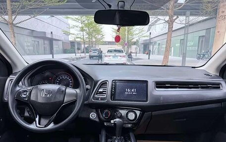 Honda Vezel, 2022 год, 1 500 000 рублей, 9 фотография