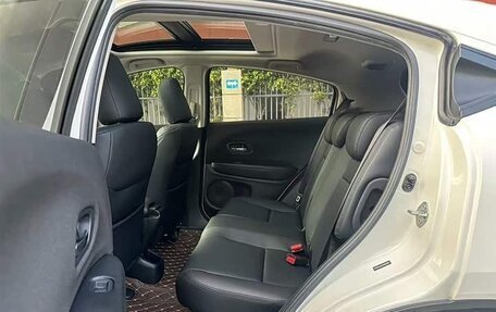 Honda Vezel, 2022 год, 1 470 000 рублей, 14 фотография