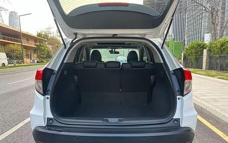 Honda Vezel, 2022 год, 1 470 000 рублей, 16 фотография