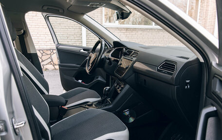 Volkswagen Tiguan II, 2020 год, 3 400 000 рублей, 26 фотография