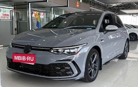 Volkswagen Golf VIII, 2022 год, 1 930 000 рублей, 3 фотография