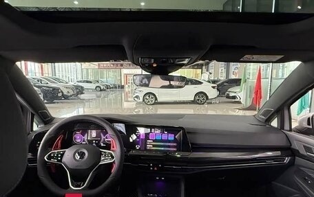 Volkswagen Golf VIII, 2022 год, 1 930 000 рублей, 16 фотография