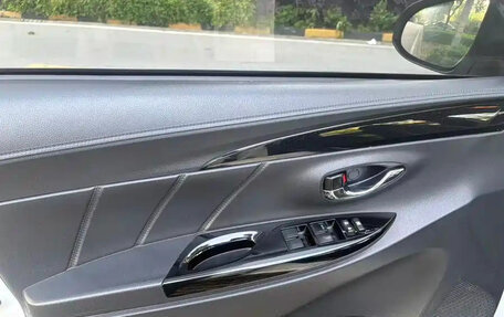 Toyota Yaris XP150 рестайлинг, 2022 год, 1 140 000 рублей, 9 фотография