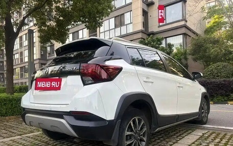 Toyota Yaris XP150 рестайлинг, 2022 год, 1 140 000 рублей, 4 фотография