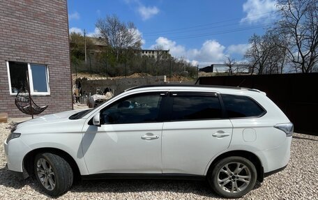Mitsubishi Outlander III рестайлинг 3, 2012 год, 1 450 000 рублей, 4 фотография