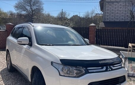 Mitsubishi Outlander III рестайлинг 3, 2012 год, 1 450 000 рублей, 3 фотография