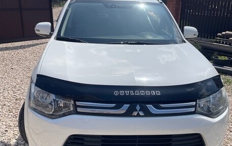 Mitsubishi Outlander III рестайлинг 3, 2012 год, 1 450 000 рублей, 2 фотография