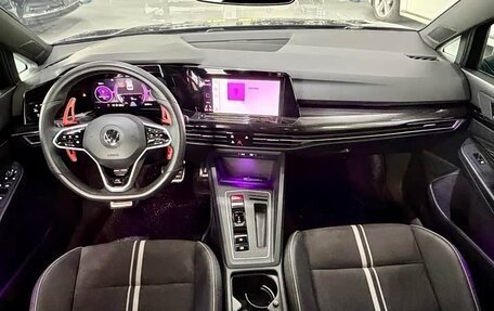 Volkswagen Golf VIII, 2022 год, 1 850 000 рублей, 9 фотография