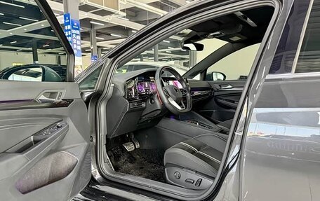 Volkswagen Golf VIII, 2022 год, 1 850 000 рублей, 7 фотография