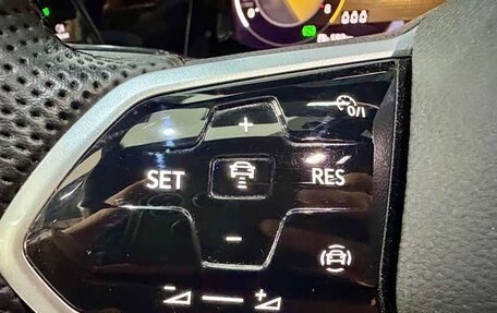 Volkswagen Golf VIII, 2022 год, 1 850 000 рублей, 15 фотография