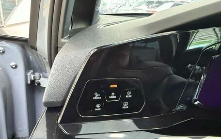 Volkswagen Golf VIII, 2022 год, 1 830 000 рублей, 8 фотография