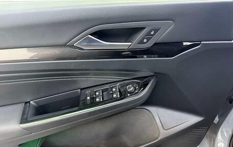 Volkswagen Golf VIII, 2022 год, 1 830 000 рублей, 7 фотография