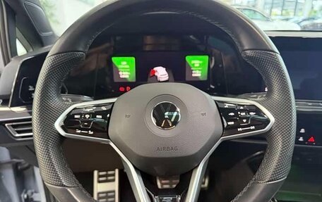 Volkswagen Golf VIII, 2022 год, 1 830 000 рублей, 14 фотография