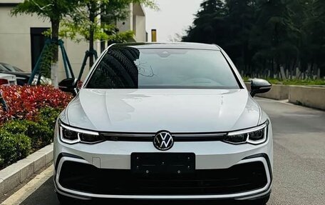 Volkswagen Golf VIII, 2022 год, 1 870 000 рублей, 2 фотография