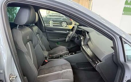 Volkswagen Golf VIII, 2022 год, 1 830 000 рублей, 19 фотография