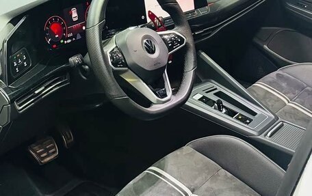 Volkswagen Golf VIII, 2022 год, 1 870 000 рублей, 7 фотография