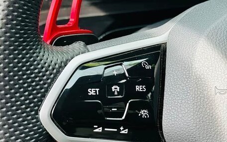 Volkswagen Golf VIII, 2022 год, 1 870 000 рублей, 12 фотография