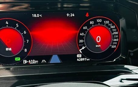 Volkswagen Golf VIII, 2022 год, 1 870 000 рублей, 15 фотография