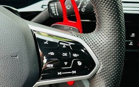 Volkswagen Golf VIII, 2022 год, 1 870 000 рублей, 13 фотография