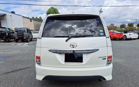 Toyota ISis I, 2017 год, 1 115 000 рублей, 6 фотография