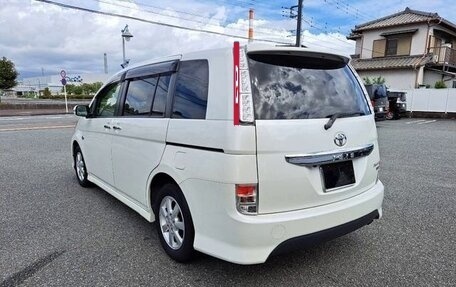 Toyota ISis I, 2017 год, 1 115 000 рублей, 7 фотография