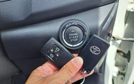 Toyota ISis I, 2017 год, 1 115 000 рублей, 12 фотография