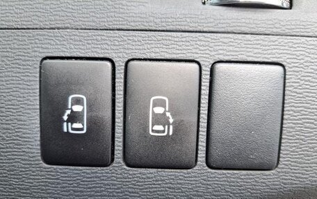 Toyota ISis I, 2017 год, 1 115 000 рублей, 14 фотография