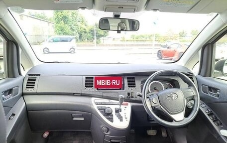 Toyota ISis I, 2017 год, 1 115 000 рублей, 11 фотография