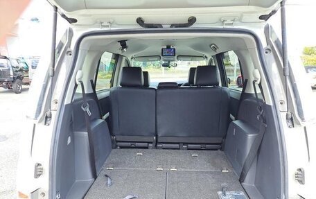 Toyota ISis I, 2017 год, 1 115 000 рублей, 26 фотография