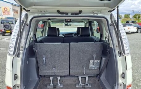 Toyota ISis I, 2017 год, 1 115 000 рублей, 25 фотография