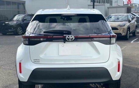 Toyota Yaris Cross, 2023 год, 1 580 000 рублей, 6 фотография