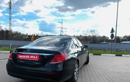 Mercedes-Benz E-Класс, 2020 год, 1 900 000 рублей, 11 фотография