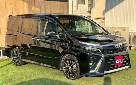 Toyota Voxy III, 2021 год, 1 950 005 рублей, 1 фотография