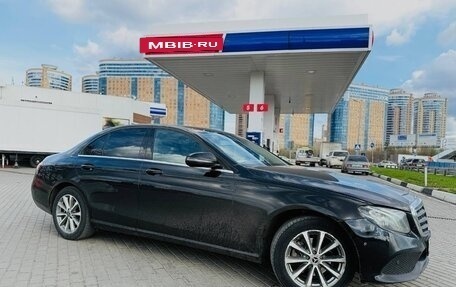 Mercedes-Benz E-Класс, 2020 год, 1 900 000 рублей, 13 фотография