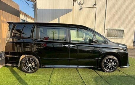 Toyota Voxy III, 2021 год, 1 950 005 рублей, 4 фотография